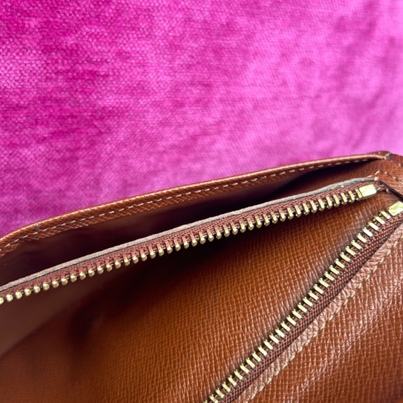 Gorgeous and rare snap authentic Louis Vuitton Wallet - Picture 7 of 15